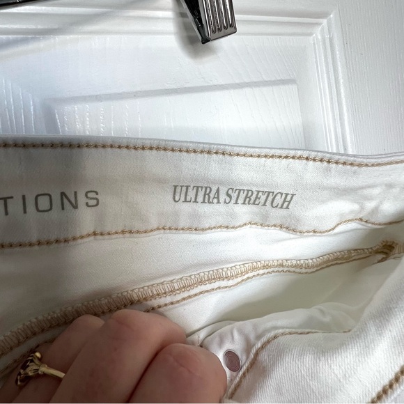 Natural Reflections Ultra Stretch White Boot Cut Jeans - Picture 6 of 11